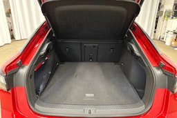 punainen Volkswagen ID.7 2025 kuva 31.