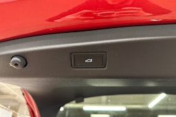 punainen Volkswagen ID.7 2025 kuva 32.