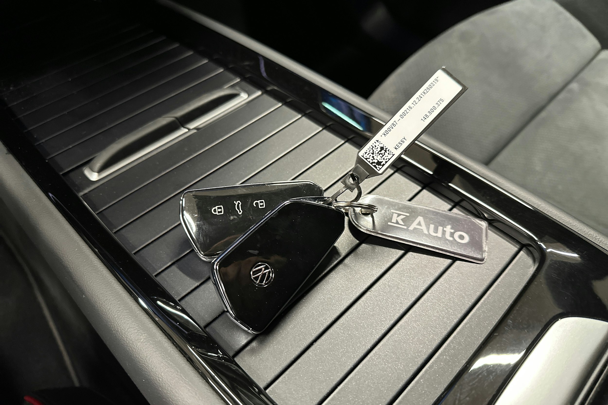 punainen Volkswagen ID.7 2025 kuva 34.