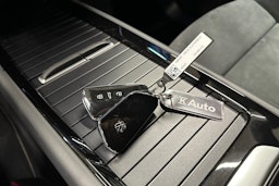 punainen Volkswagen ID.7 2025 kuva 34.