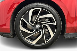 punainen Volkswagen ID.7 2025 kuva 11.