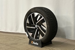 punainen Volkswagen ID.7 2025 kuva 13.