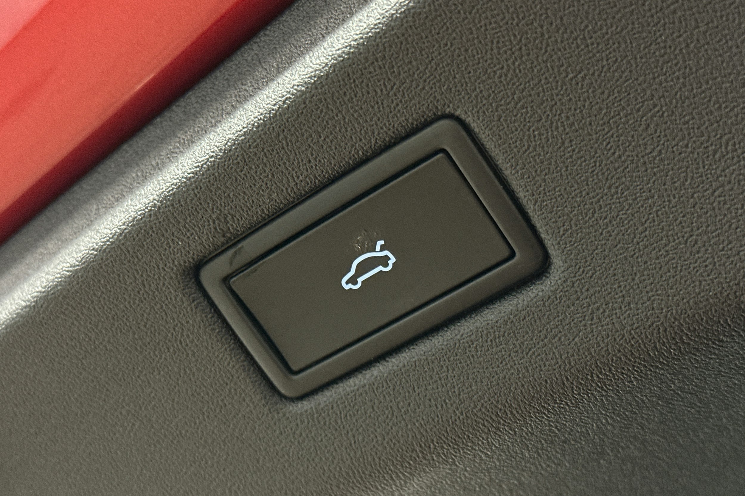 punainen Volkswagen ID.7 2025 kuva 15.