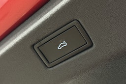 punainen Volkswagen ID.7 2025 kuva 15.