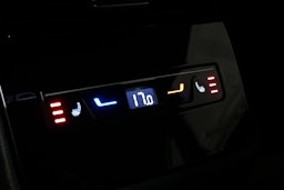 punainen Volkswagen ID.7 2025 kuva 17.