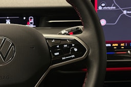 punainen Volkswagen ID.7 2025 kuva 23.