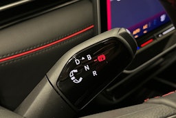 punainen Volkswagen ID.7 2025 kuva 24.