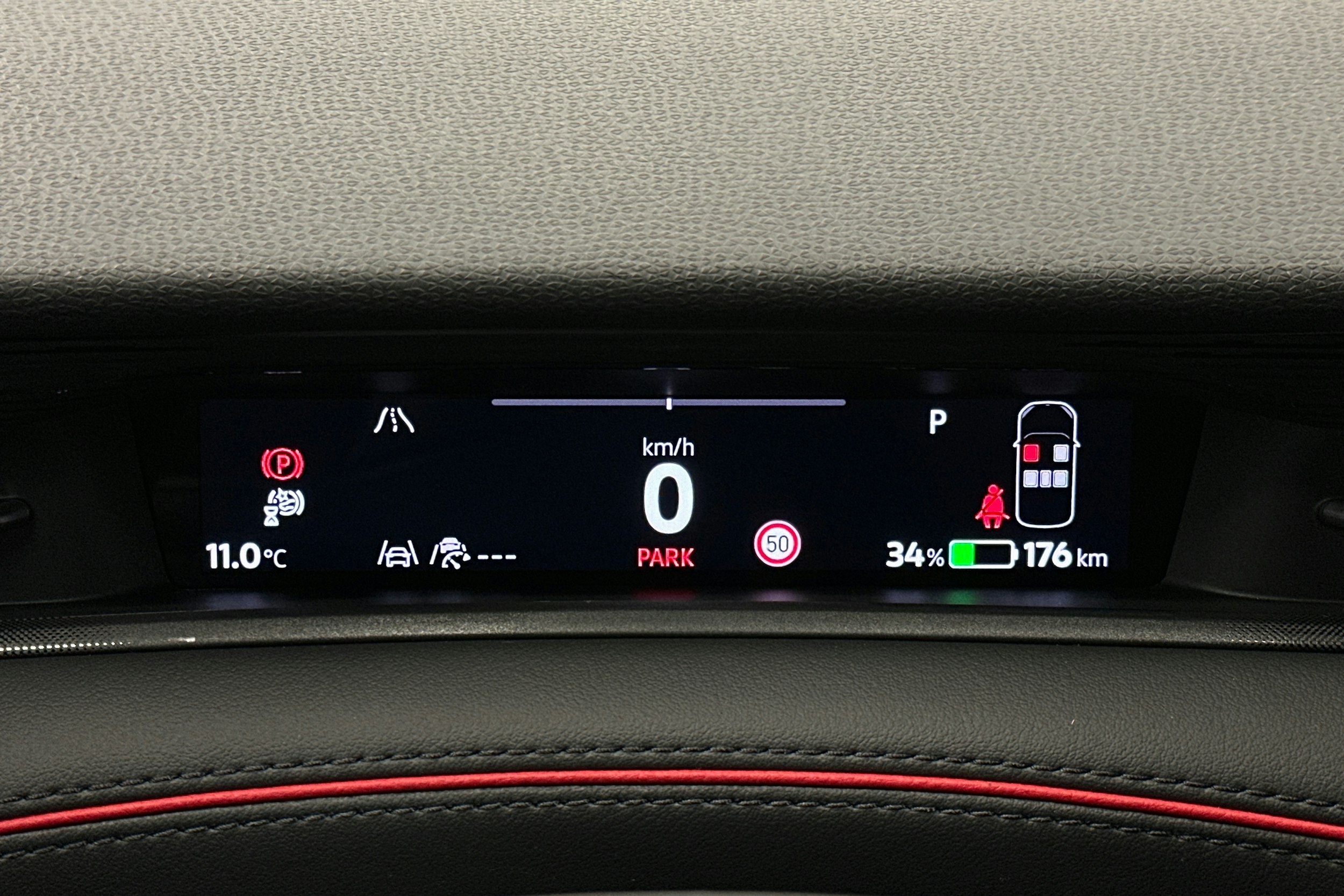 punainen Volkswagen ID.7 2025 kuva 25.