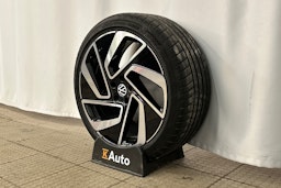 sininen Volkswagen ID.7 2025 kuva 10.