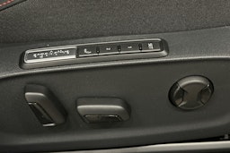 sininen Volkswagen ID.7 2025 kuva 17.