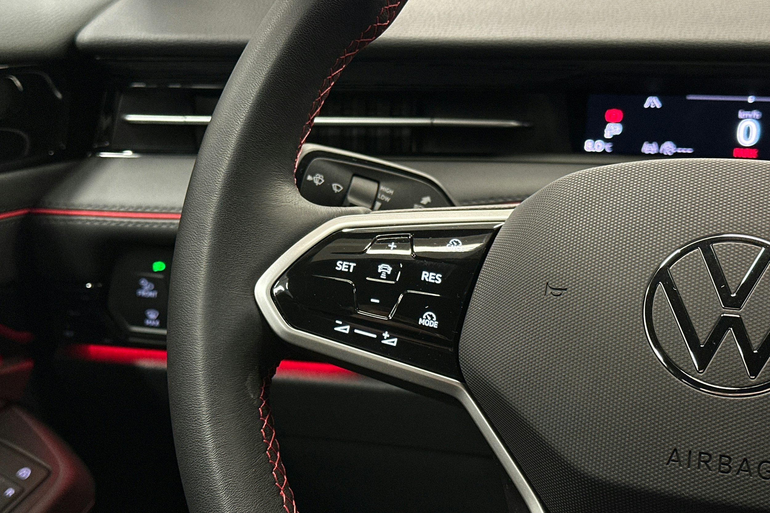 sininen Volkswagen ID.7 2025 kuva 19.