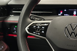 sininen Volkswagen ID.7 2025 kuva 19.