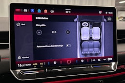 sininen Volkswagen ID.7 2025 kuva 27.