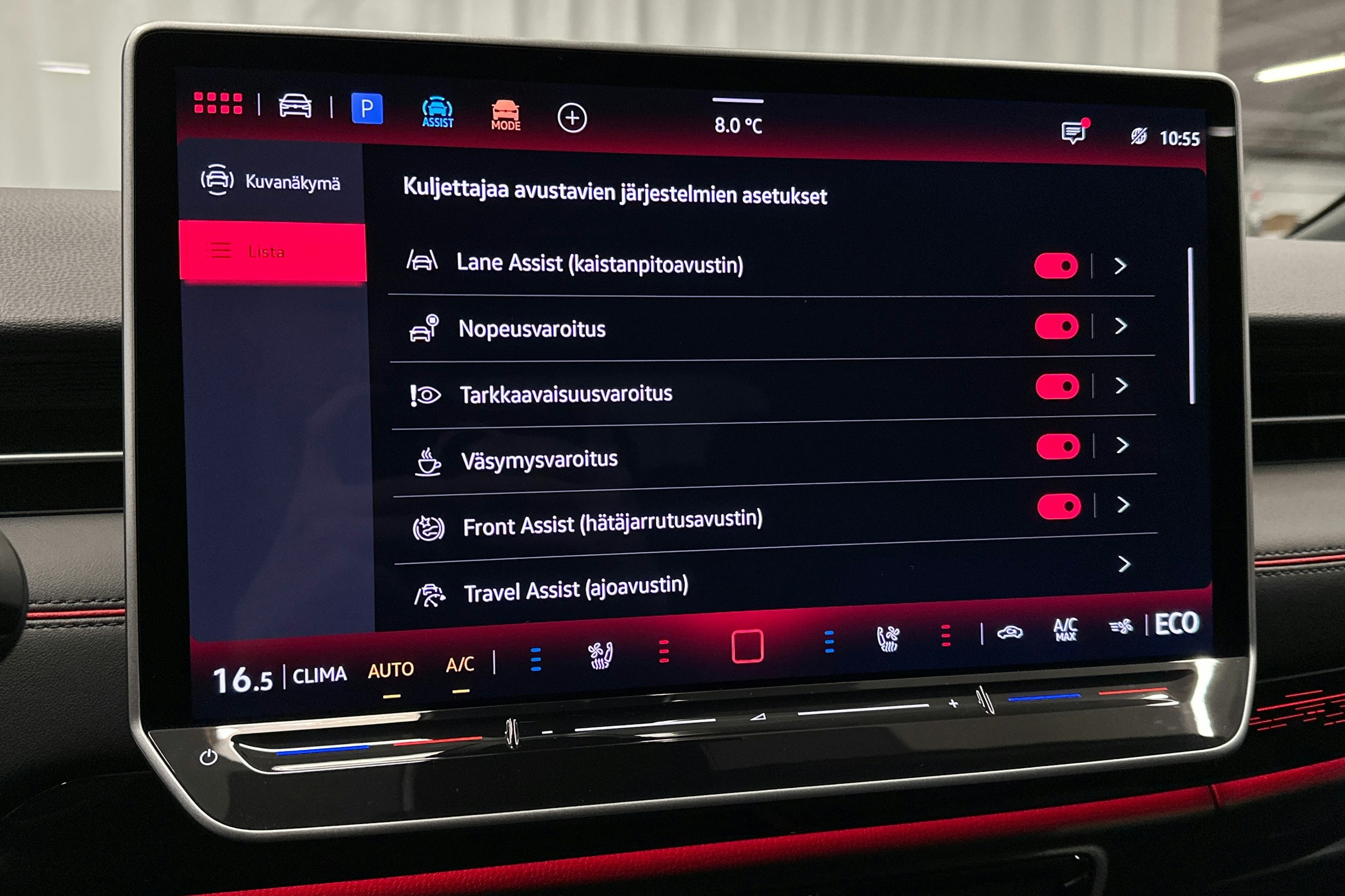 sininen Volkswagen ID.7 2025 kuva 28.