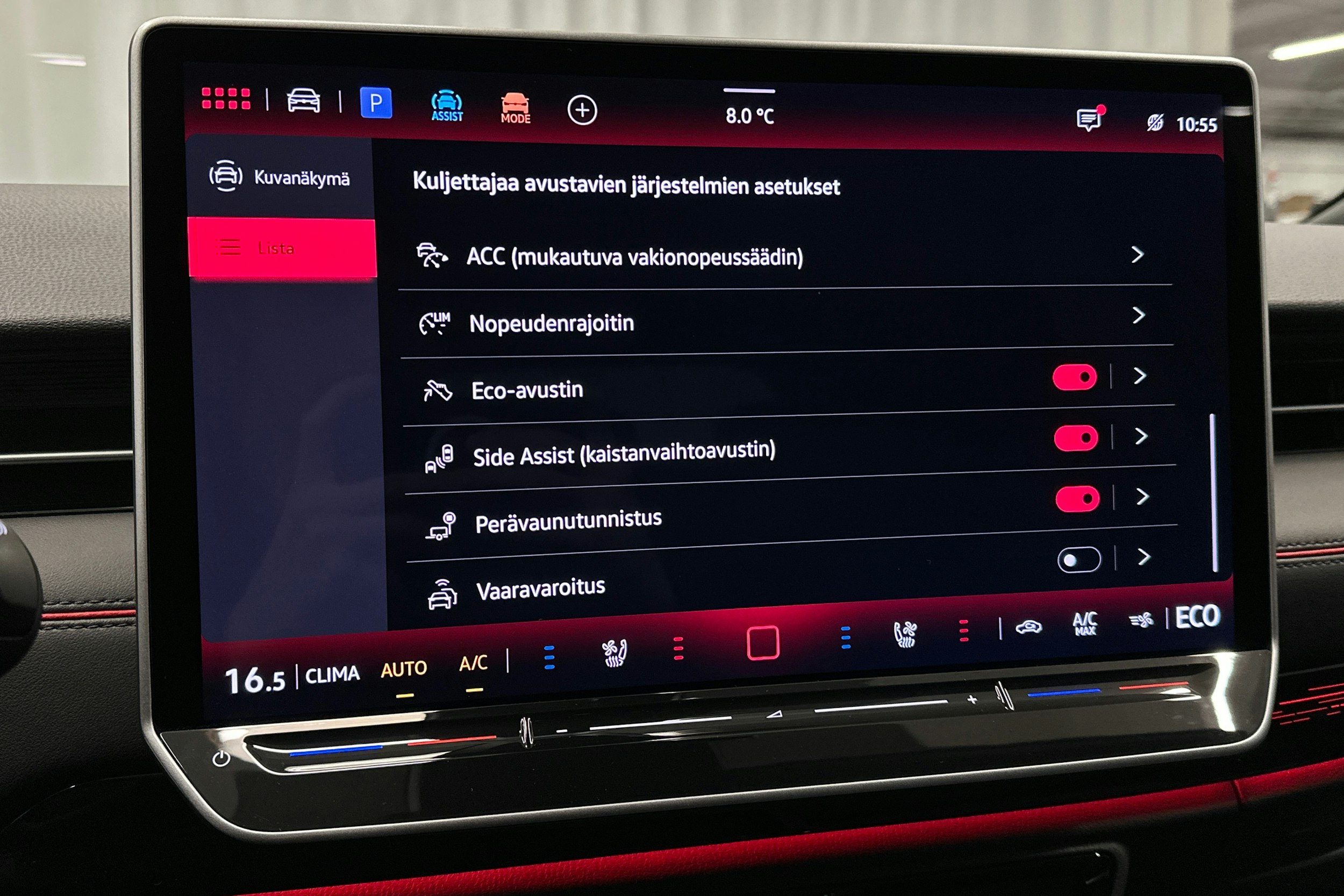 sininen Volkswagen ID.7 2025 kuva 29.