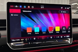 sininen Volkswagen ID.7 2025 kuva 30.