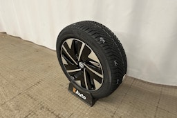 punainen Volkswagen ID.7 2025 kuva 13.