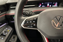 punainen Volkswagen ID.7 2025 kuva 14.