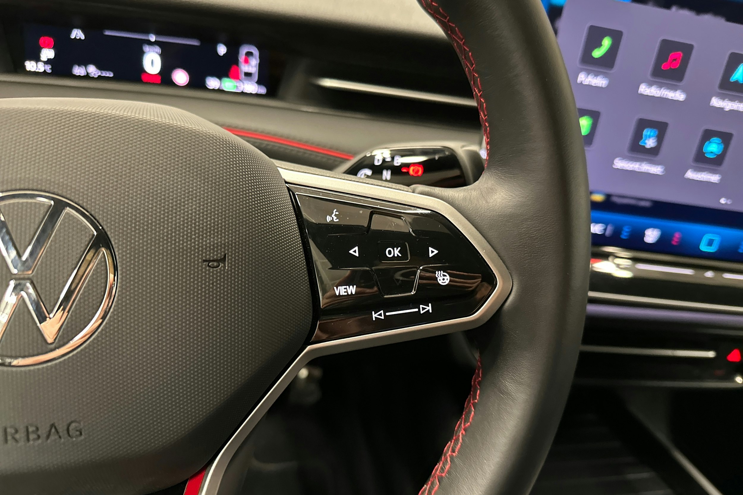 punainen Volkswagen ID.7 2025 kuva 15.