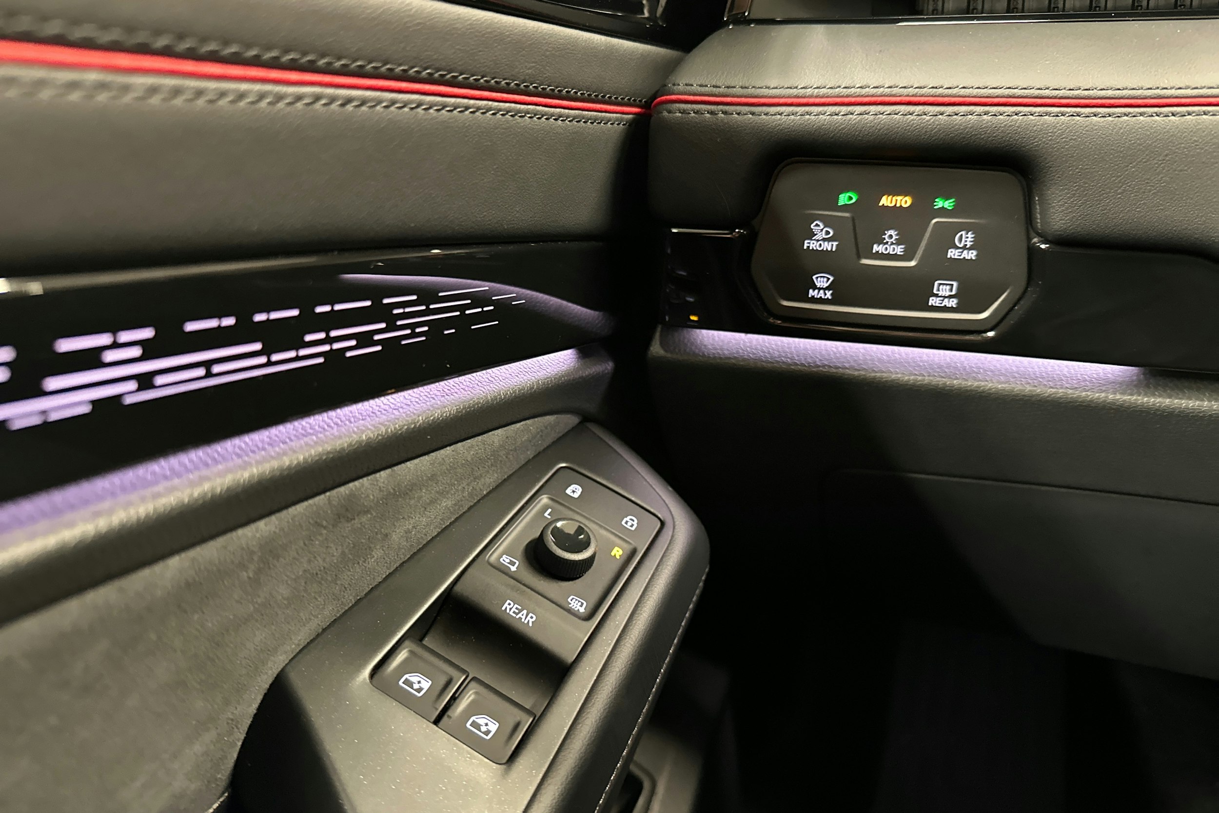 punainen Volkswagen ID.7 2025 kuva 18.