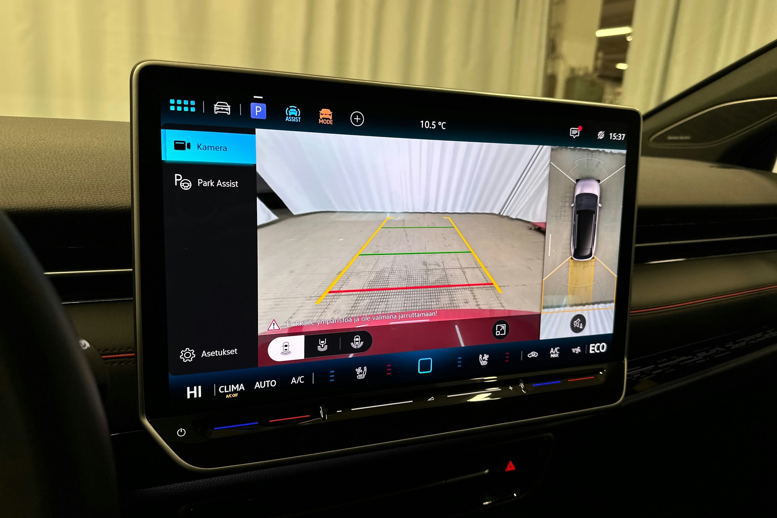 punainen Volkswagen ID.7 2025 kuva 19.