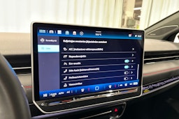 punainen Volkswagen ID.7 2025 kuva 21.