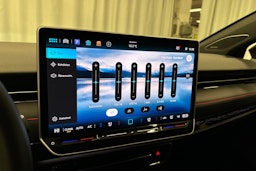 punainen Volkswagen ID.7 2025 kuva 27.