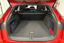 punainen Volkswagen ID.7 2025 kuva 30.