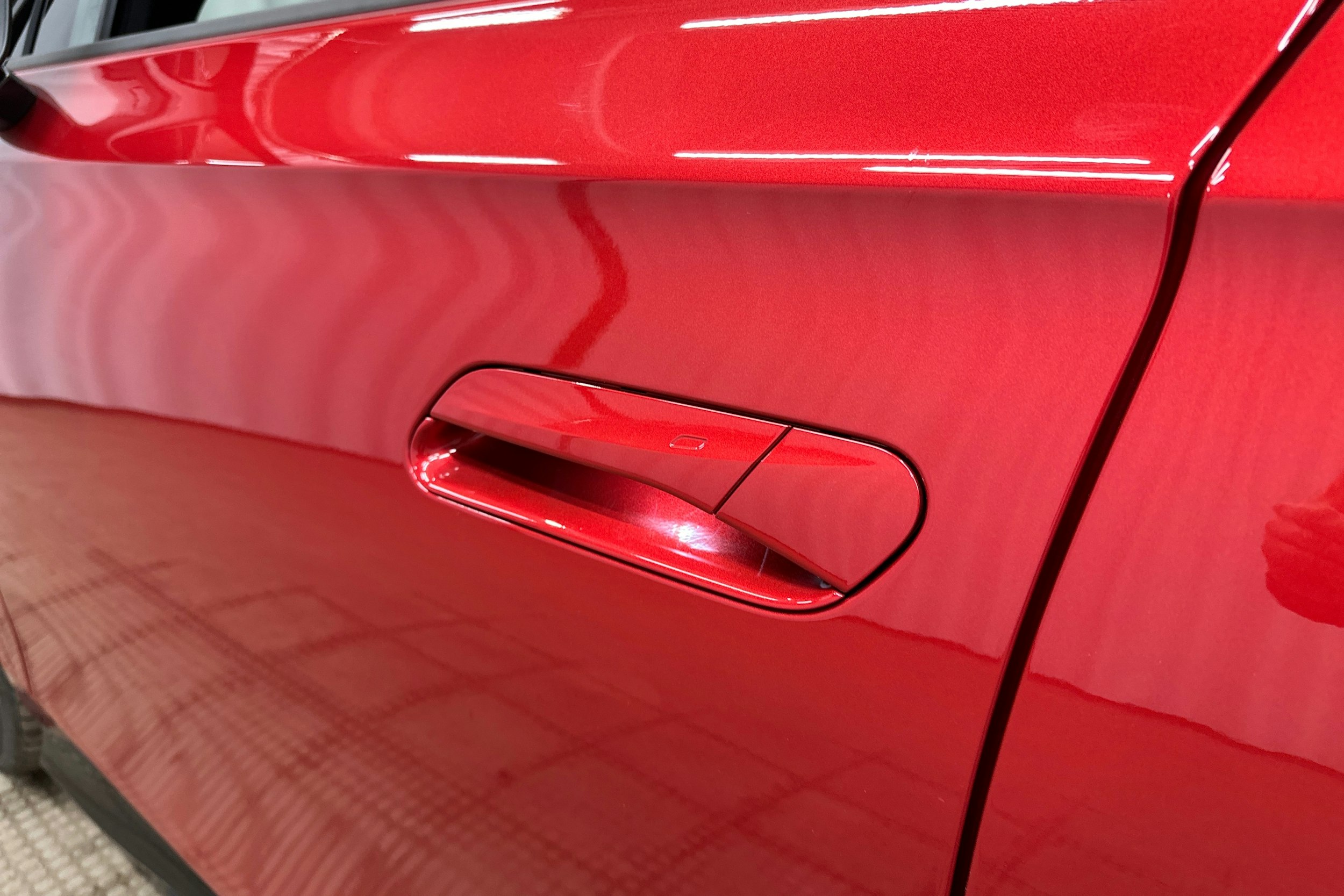 punainen Volkswagen ID.7 2025 kuva 33.