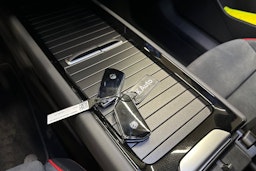 punainen Volkswagen ID.7 2025 kuva 35.