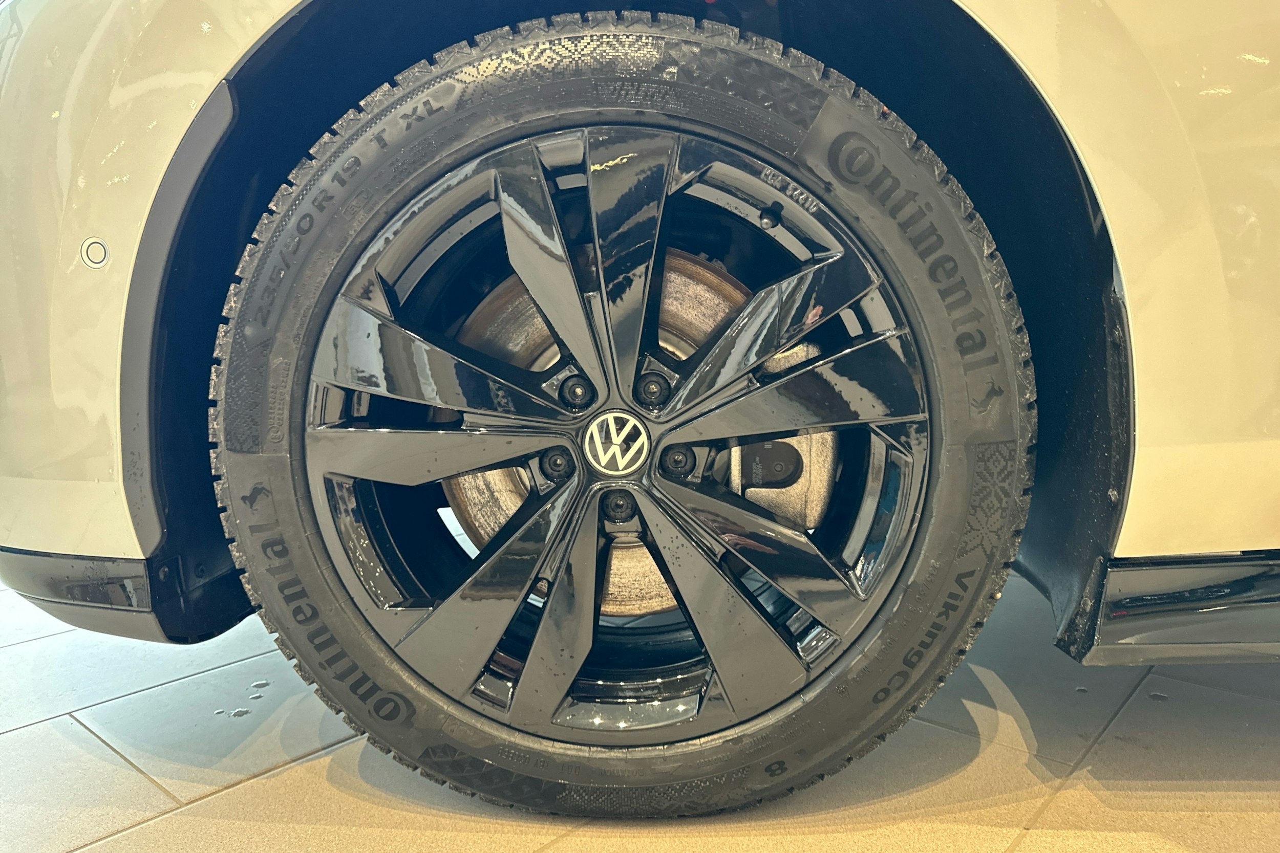 harmaa Volkswagen ID.7 2025 kuva 9.