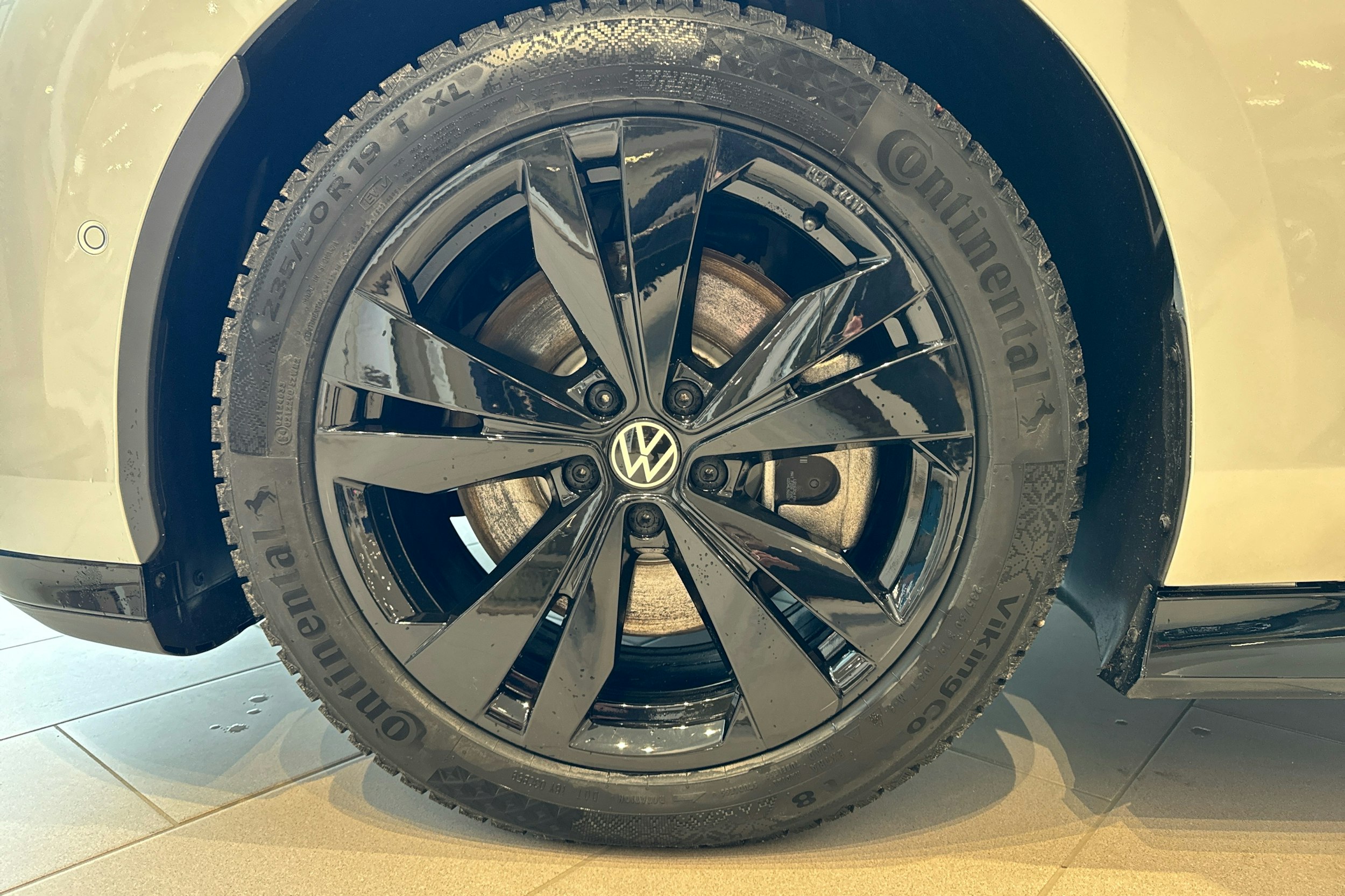harmaa Volkswagen ID.7 2025 kuva 10.