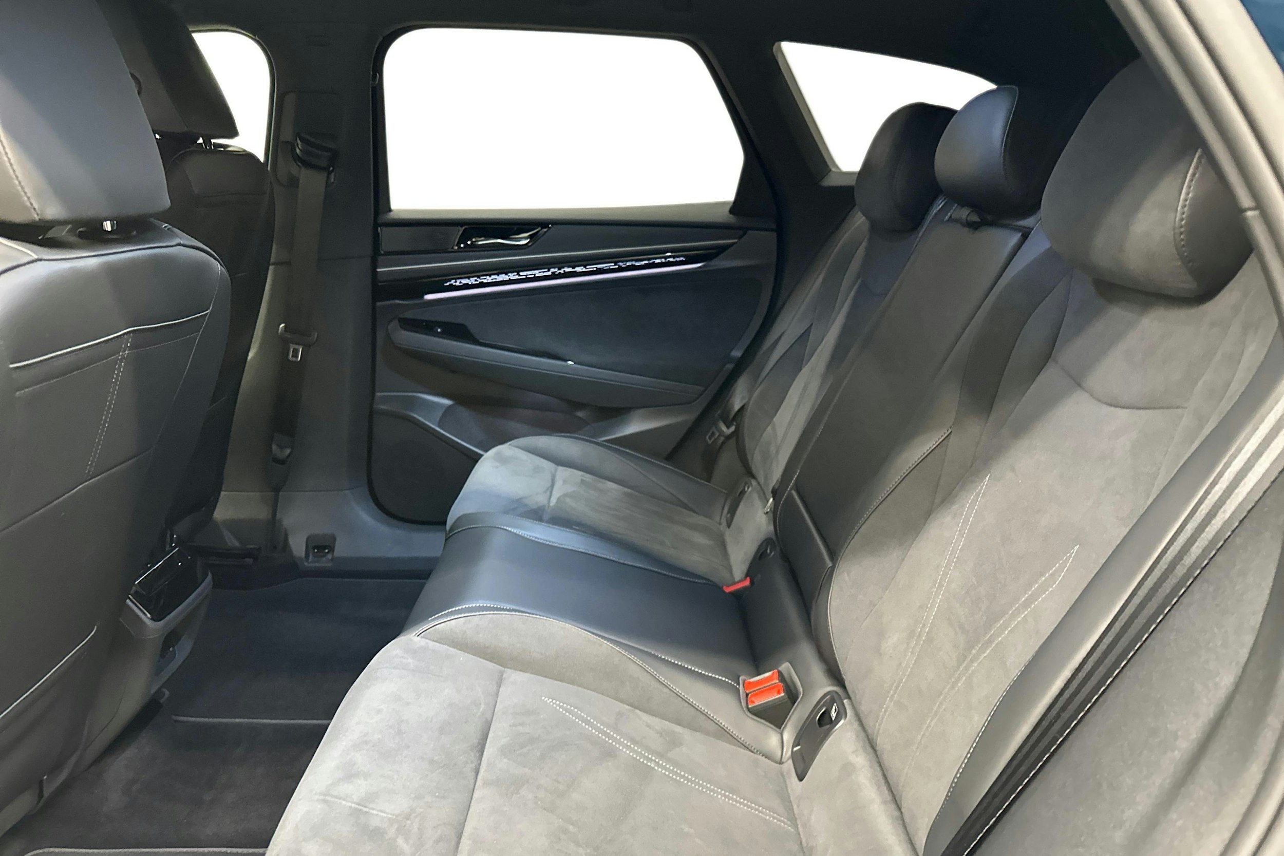 sininen Volkswagen ID.7 2025 kuva 10.