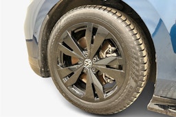 sininen Volkswagen ID.7 2025 kuva 11.