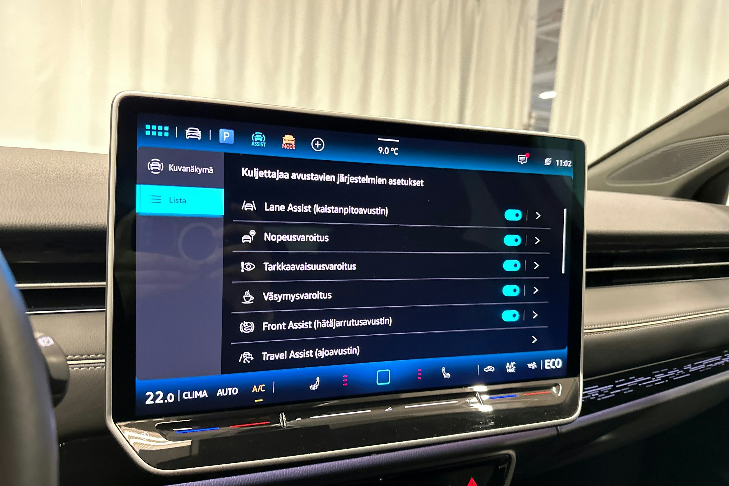 sininen Volkswagen ID.7 2025 kuva 20.