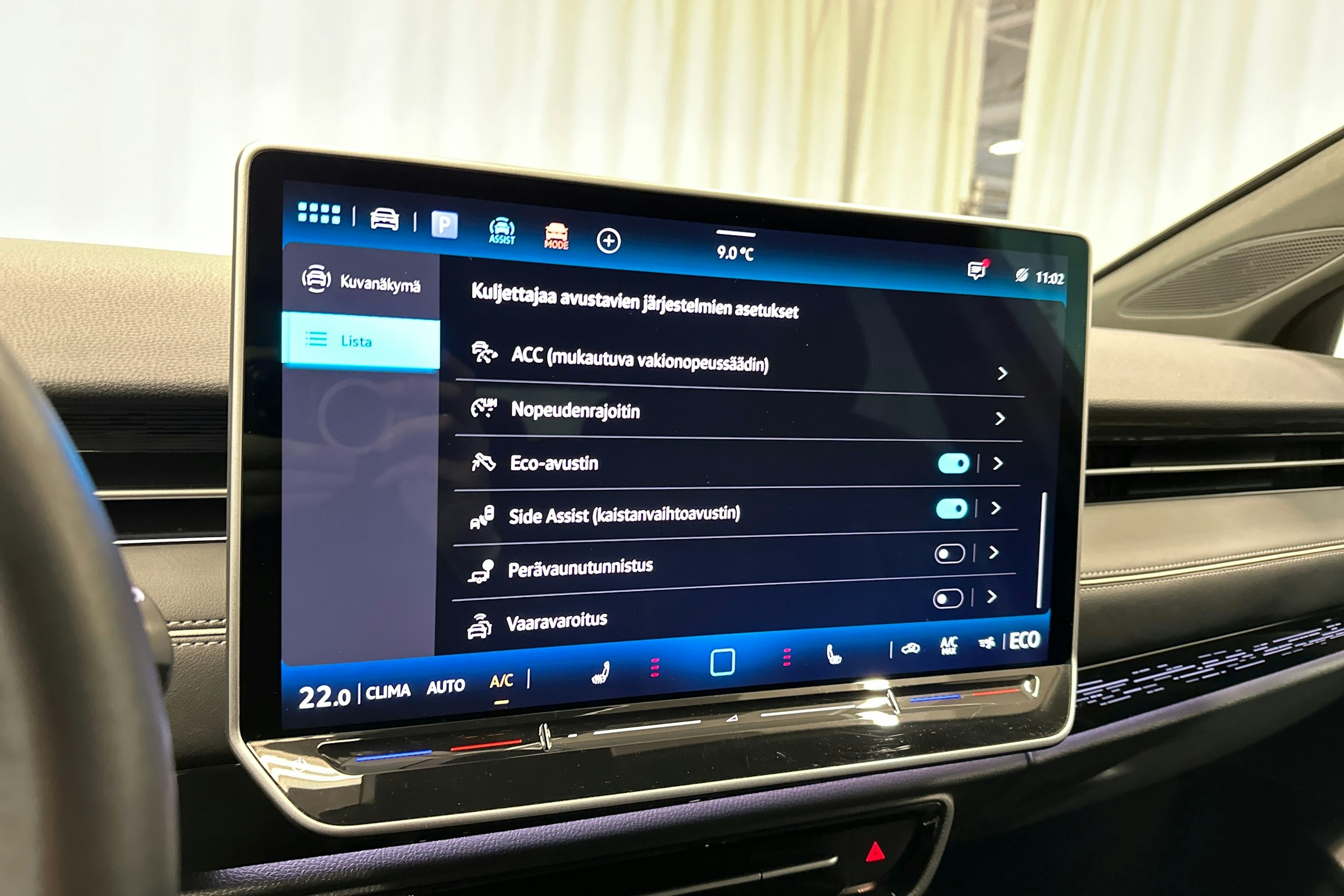 sininen Volkswagen ID.7 2025 kuva 21.