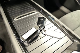 sininen Volkswagen ID.7 2025 kuva 32.