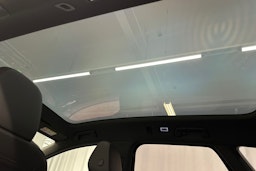 valkoinen Volkswagen ID.7 2025 kuva 13.