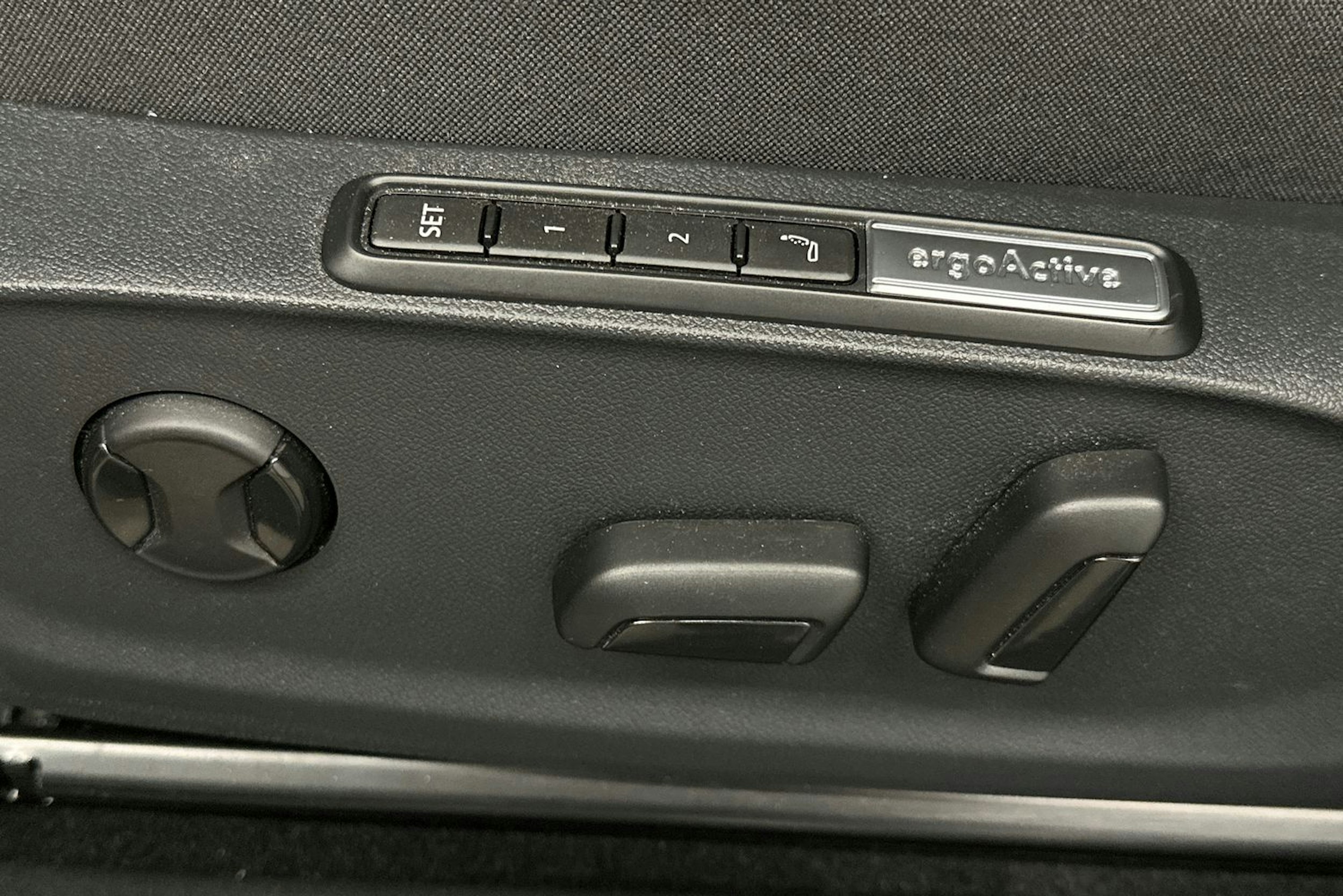 valkoinen Volkswagen ID.7 2025 kuva 16.