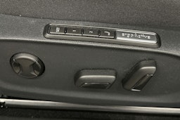 valkoinen Volkswagen ID.7 2025 kuva 16.