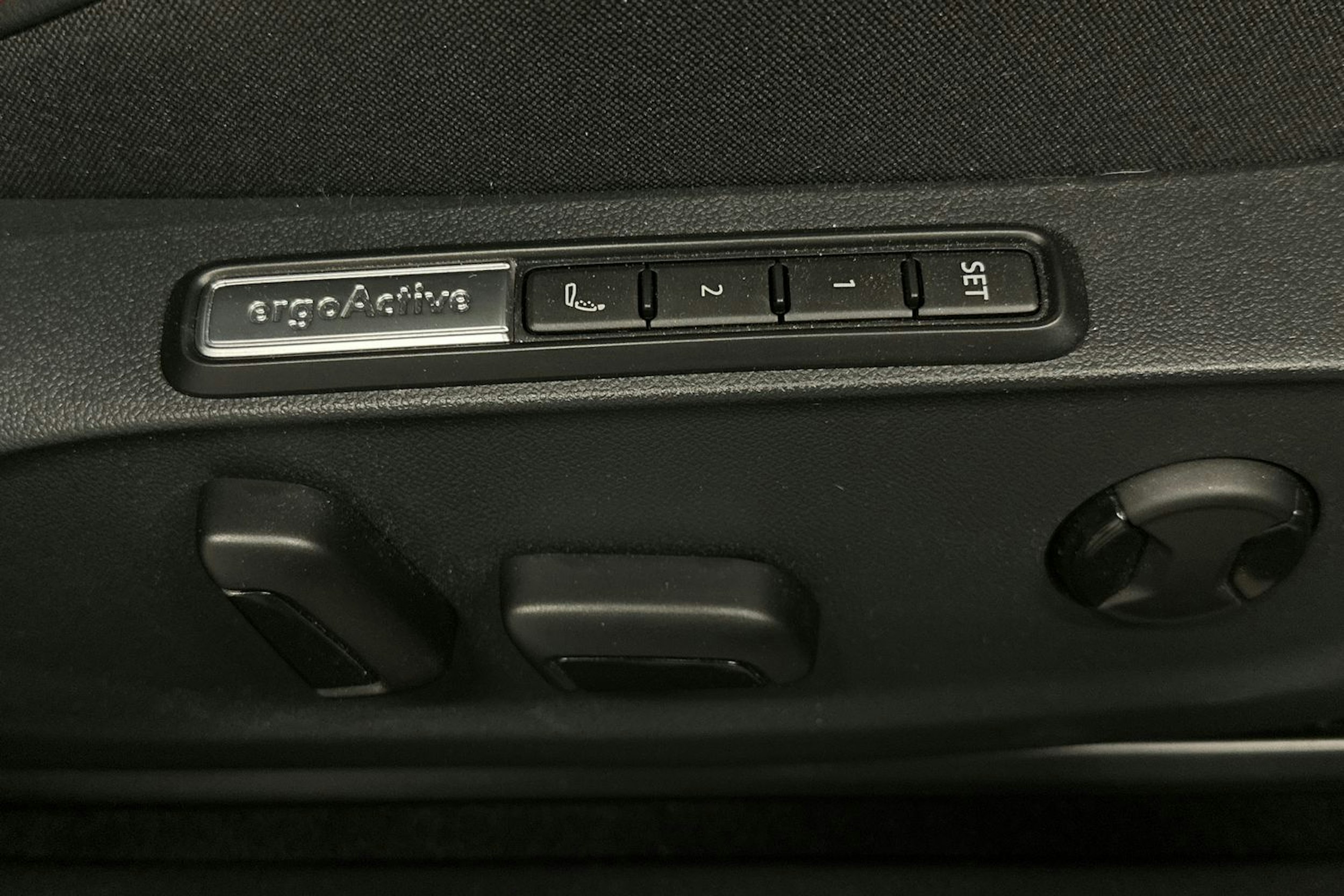 valkoinen Volkswagen ID.7 2025 kuva 17.