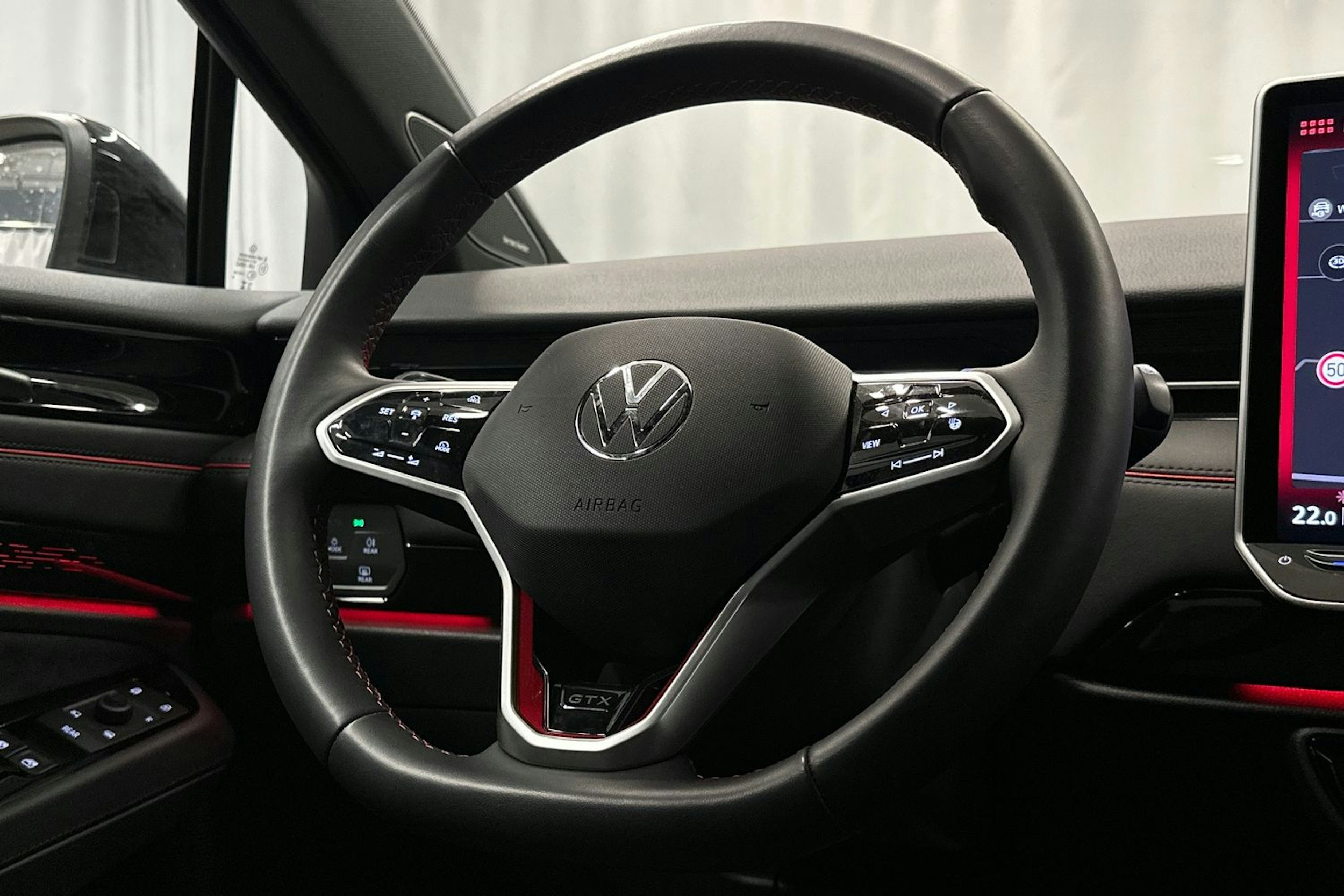 valkoinen Volkswagen ID.7 2025 kuva 18.