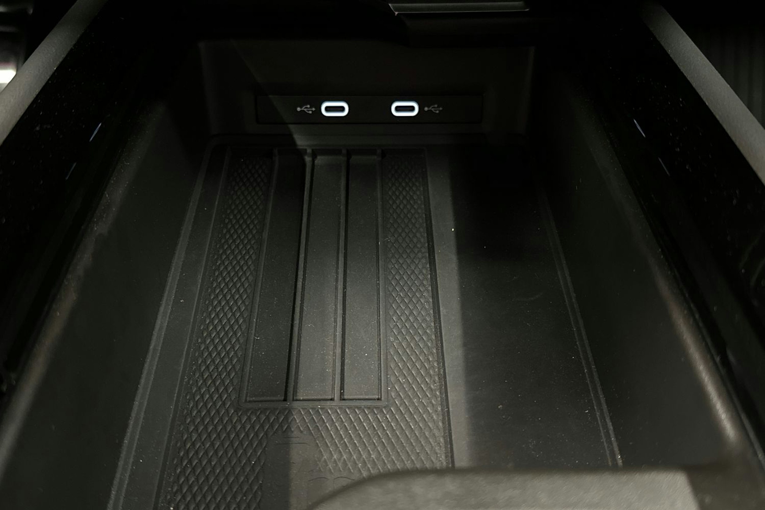 valkoinen Volkswagen ID.7 2025 kuva 34.