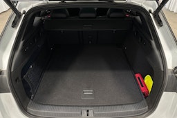 valkoinen Volkswagen ID.7 2025 kuva 35.