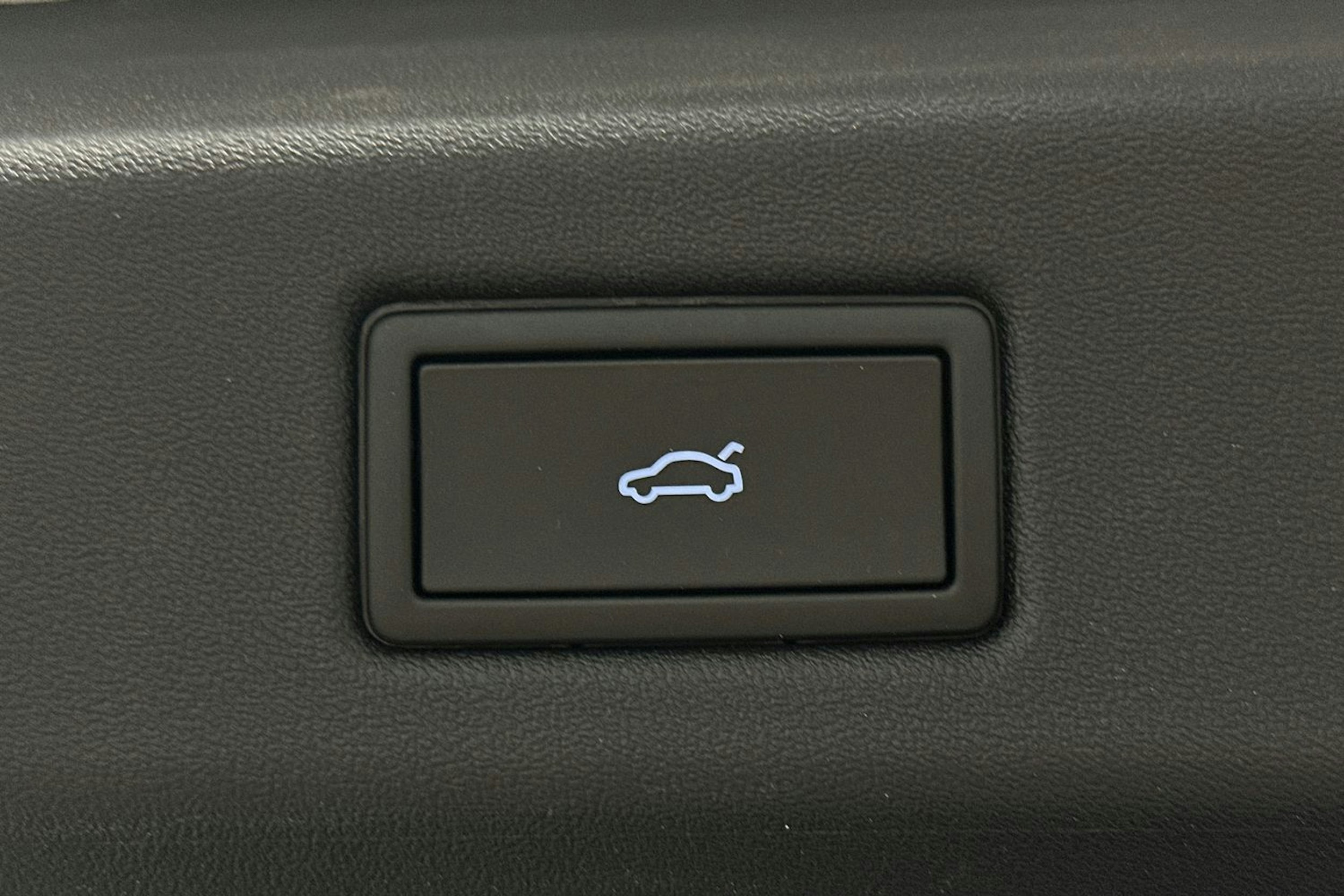 valkoinen Volkswagen ID.7 2025 kuva 36.