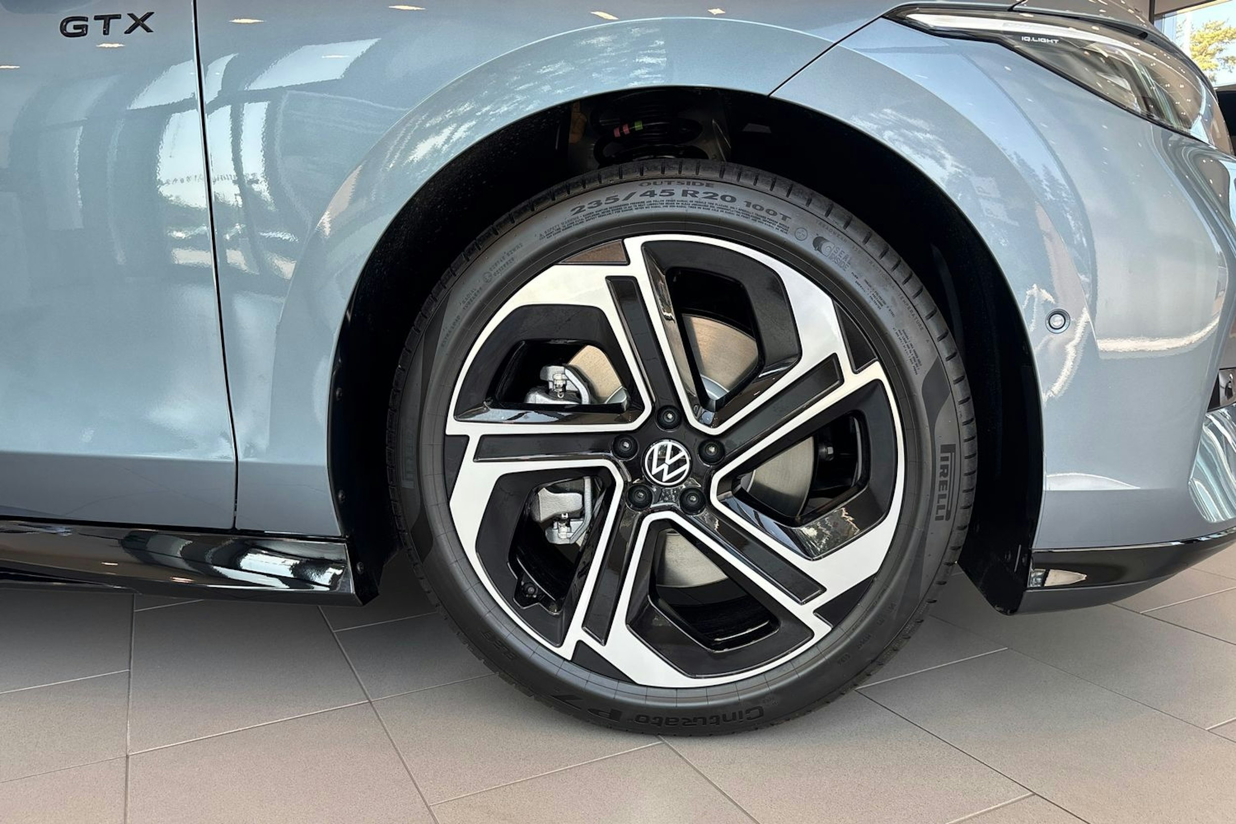 sininen Volkswagen ID.7 2025 kuva 10.