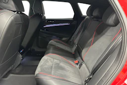 punainen Volkswagen ID.7 2025 kuva 8.