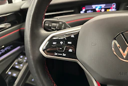 punainen Volkswagen ID.7 2025 kuva 11.