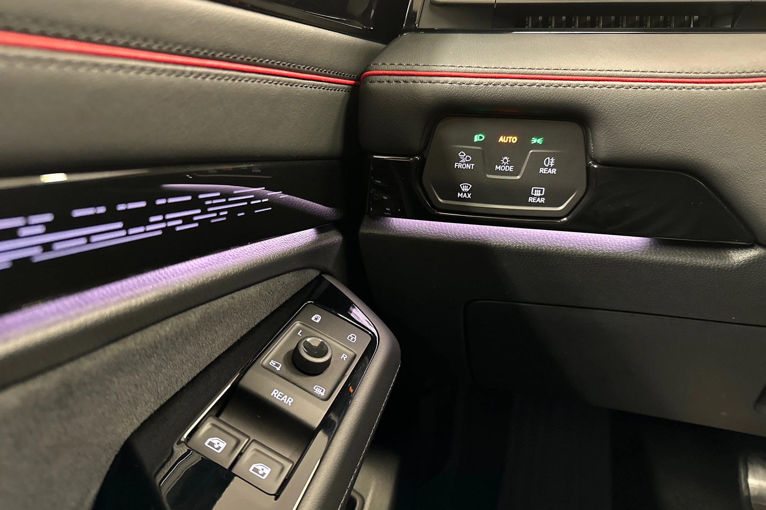 punainen Volkswagen ID.7 2025 kuva 15.