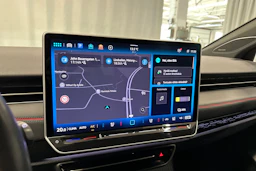 punainen Volkswagen ID.7 2025 kuva 16.